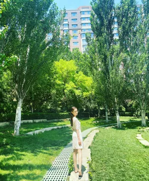 马泽涵印花裙清新俏皮图片_14
