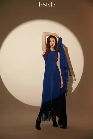 陈碧舸湛蓝围巾光影写真图片_3