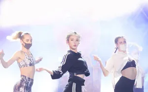 张予曦性感舞台彩排照图片_2