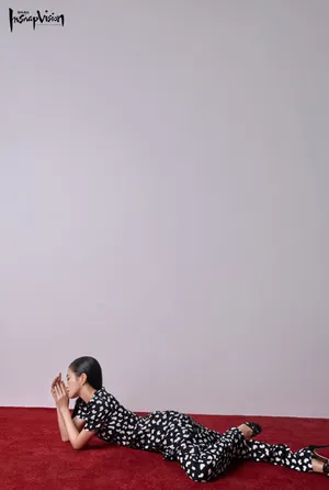 包文婧时尚百变写真大片_4