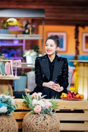 古力娜扎摩登酷美综艺剧照图片