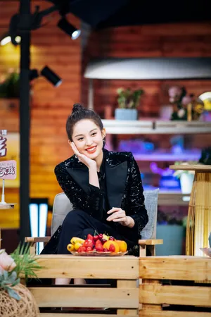 古力娜扎摩登酷美综艺剧照图片_4