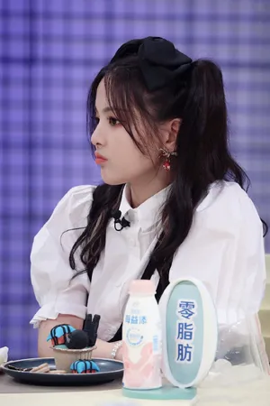 杨超越双马尾少女感造型图片_3