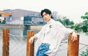 井柏然复古帅气花间写真图片_8