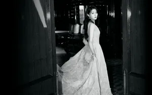 关晓彤流光眼尾线性感写真图片_3