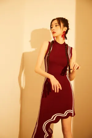 胡冰卿国风红装少女写真图片_7