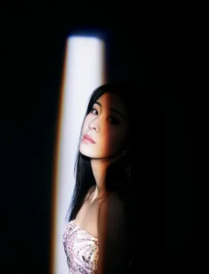 张碧晨亮片长裙性感写真图片
