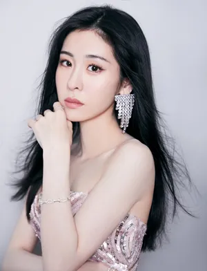 张碧晨亮片长裙性感写真图片_3