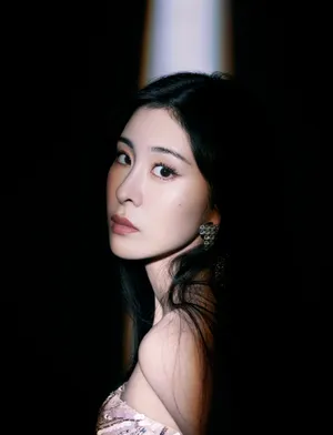 张碧晨亮片长裙性感写真图片_10