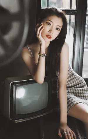 田依桐性感妩媚写真图片_3