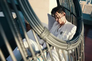 张翰白色西装帅气写真图片
