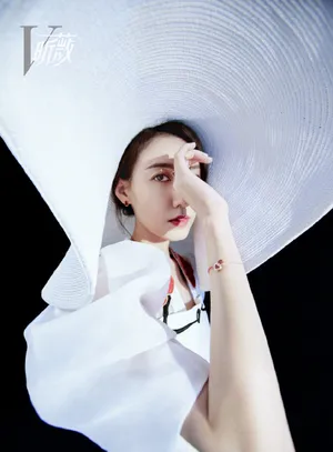 高露优雅气质写真图片_5