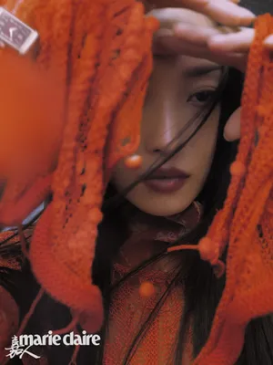 倪妮露背裙性感优雅写真图片_4