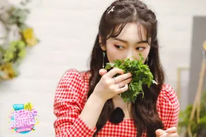 宣璐性感露腰装综艺剧照图片_3