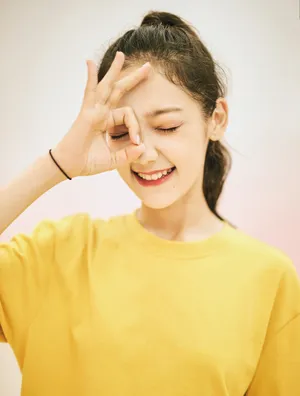希林娜依·高活力性感图片