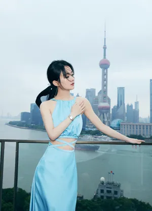 赵丽颖性感小蛮腰写真图片
