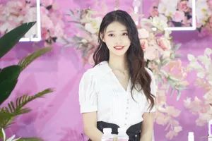 林允花间少女甜美写真图片