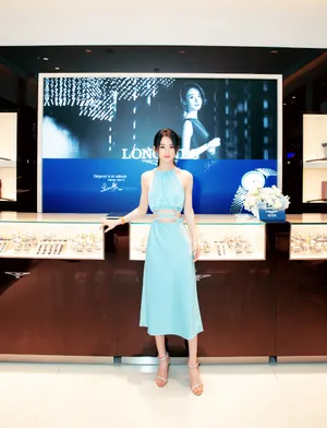 赵丽颖水蓝色甜美活动图片