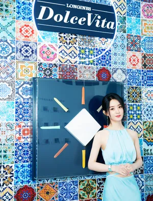 赵丽颖水蓝色甜美活动图片_2
