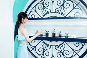 赵丽颖水蓝色甜美活动图片_7