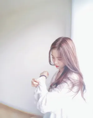 徐紫茵唯美居家写真图片_2