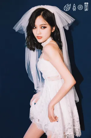 火箭少女101暗黑新娘装写真图片