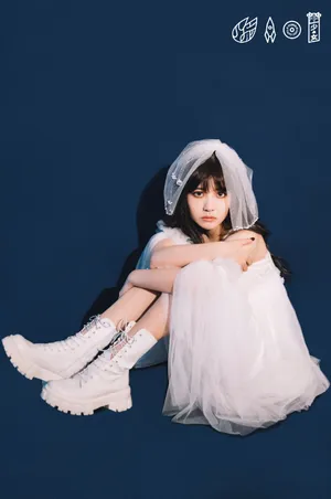 火箭少女101暗黑新娘装写真图片_5