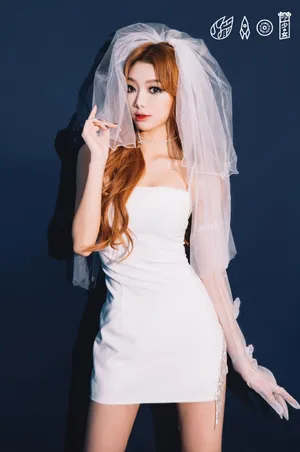 火箭少女101暗黑新娘装写真图片_8