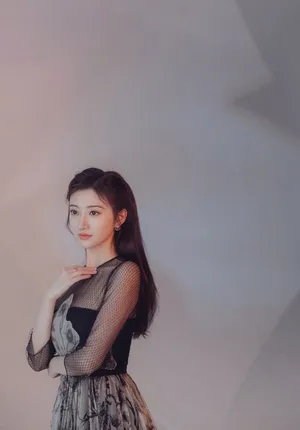 景甜黑色纱裙优雅写真图片