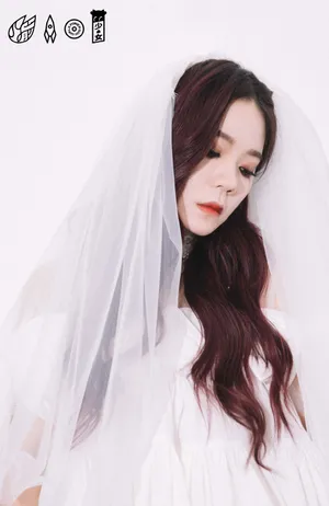 火箭少女101白纱暗黑风写真图片_5