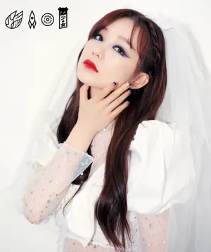 火箭少女101白纱暗黑风写真图片_10