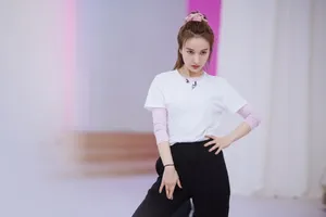 吴昕性感甜酷写真图片_2