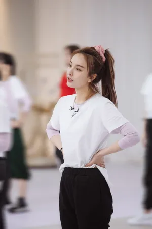 吴昕性感甜酷写真图片_4