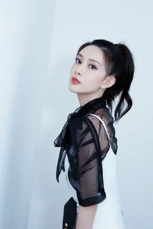 孟子义拼接连衣裙性感写真图片_1