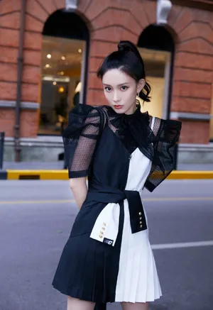 孟子义拼接连衣裙性感写真图片_4