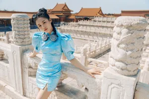 安悦溪蓝色旗袍魅力写真图片_1