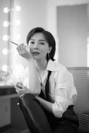 陈数化妆间黑白写真图片_3