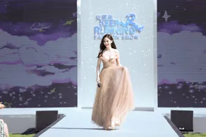 angelababy低胸纱裙性感活动图片
