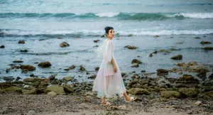 黄奕彩虹纱裙优雅写真图片_3