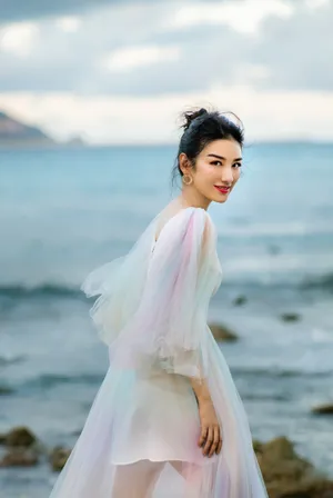 黄奕彩虹纱裙优雅写真图片_4