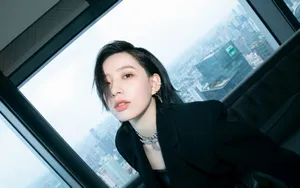 李斯丹妮黑色西装魅力写真图片