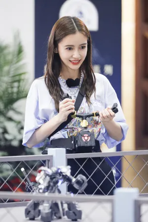 Angelababy巧手神探剧照图片