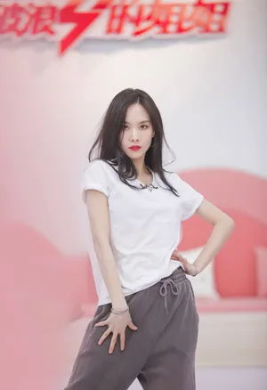 王霏霏《乘风破浪的姐姐》剧照图片_3