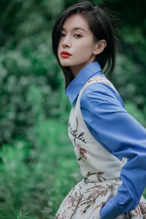 王子文优雅花间写真图片_5