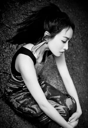 宋茜吊带酷美写真图片_4