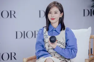 王子文清秀时尚活动照图片
