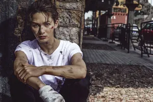 朱正廷工业风大片写真图片_2