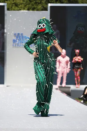 宋妍霏奔跑吧时尚性感剧照图片_1