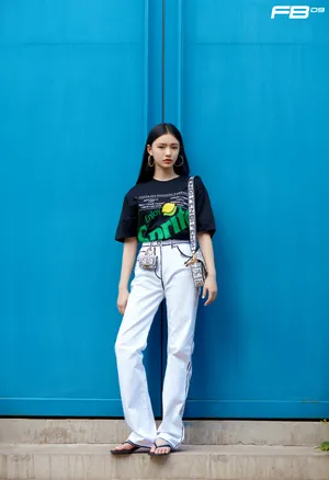 林允时尚率性夏日街拍图片