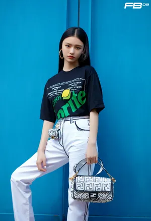 林允时尚率性夏日街拍图片_2
